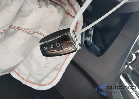 2017 Hyundai Santa Fe Sport 2.0T Ultimate z USA, uszkodzony, nr VIN 5NMZW4LA6HH047532